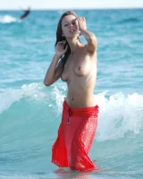 Skokoff - 08-anna-kazantip-public-008