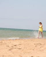 Skokoff - 50-archi-flying-on-the-beach-062