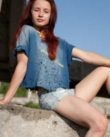 Skokoff - 03-sara-concrete-nudity-0004